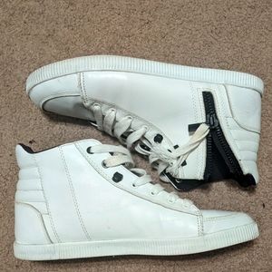 White High Top Bershka Sneakers size US 7.5